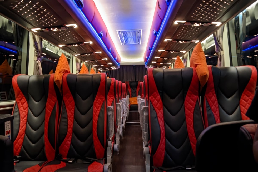 Medium Bus Pariwisata Jetbus 5+ MHD - Sewa Bus Pariwisata Beetrans