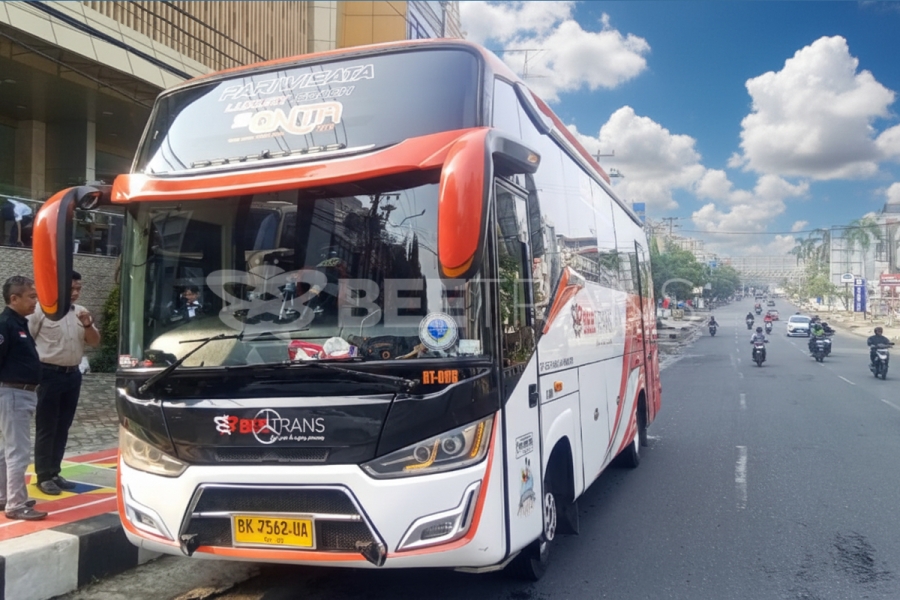 Eksplorasi Surga Tersembunyi Krui: Sewa Medium Bus Luxury 33 Seats BeeTrans untuk Gathering PT Tanah Jaya