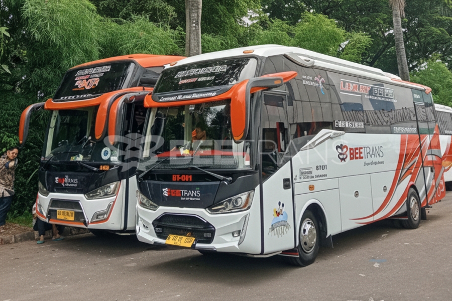 Mengejar Ombak Terbaik: Ryan Renold dan Kru Surfing Trip ke Cimaja dengan 1 Unit Medium Bus Beetrans