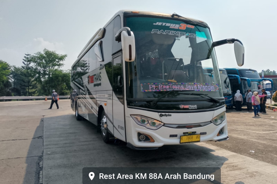 Menjelajahi Keindahan Kota Kembang: Perjalanan Wisata Nyaman dari Jakarta ke Bandung