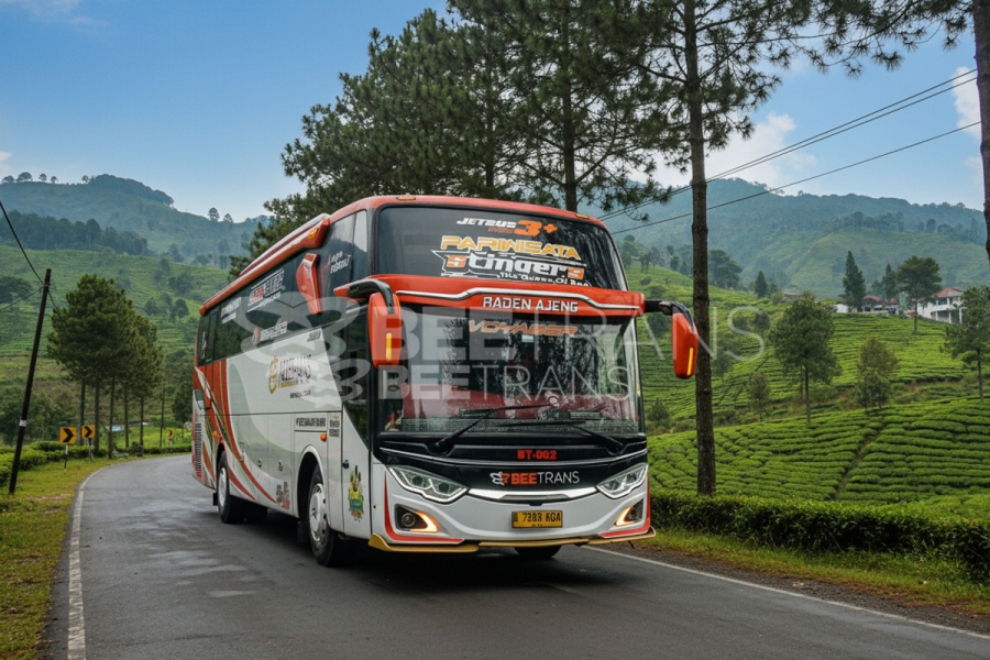 Sejuknya Perjalanan Rohani: Ibu-Ibu PKK Kramat Jati Berwisata ke Masjid At Ta